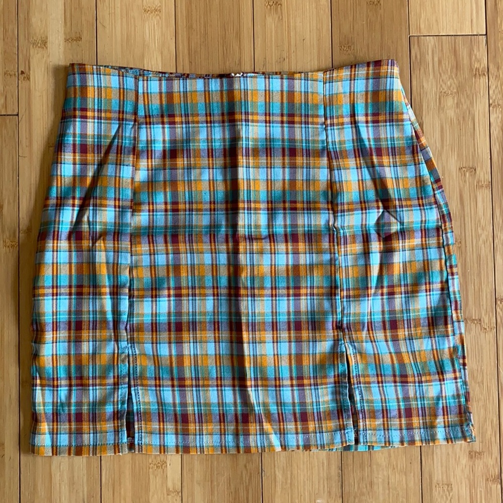 Plaid skirt with slits